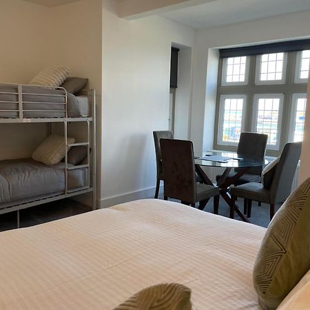 Hotel Harbour Watch Holyhead Esterno foto