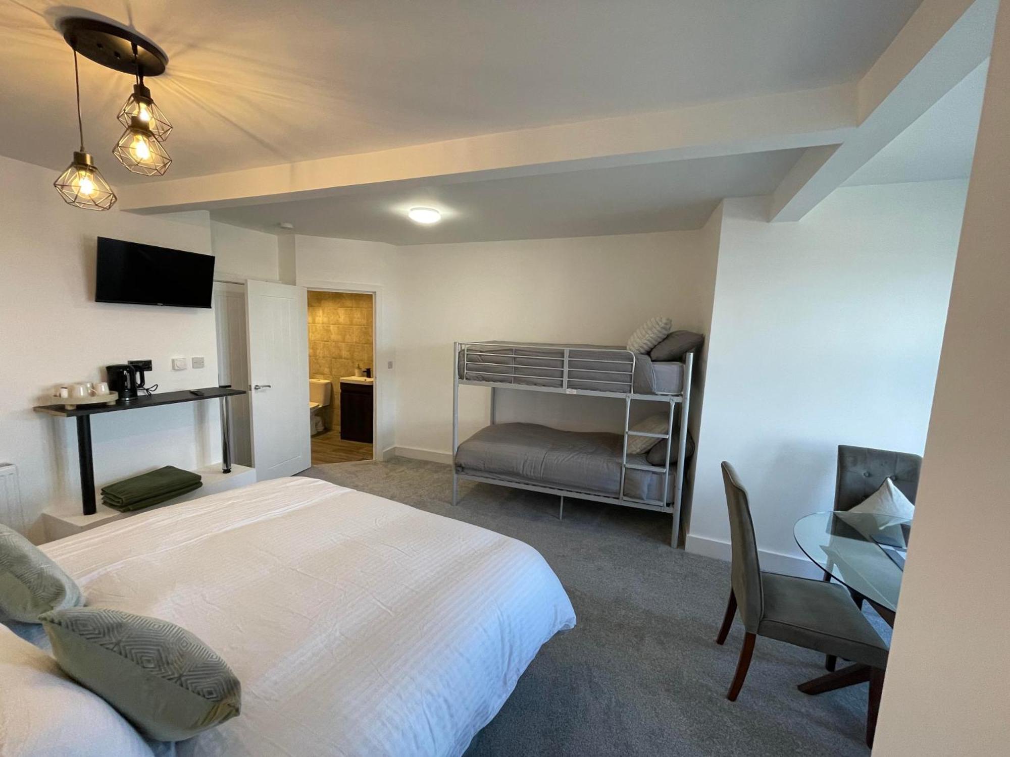 Hotel Harbour Watch Holyhead Esterno foto