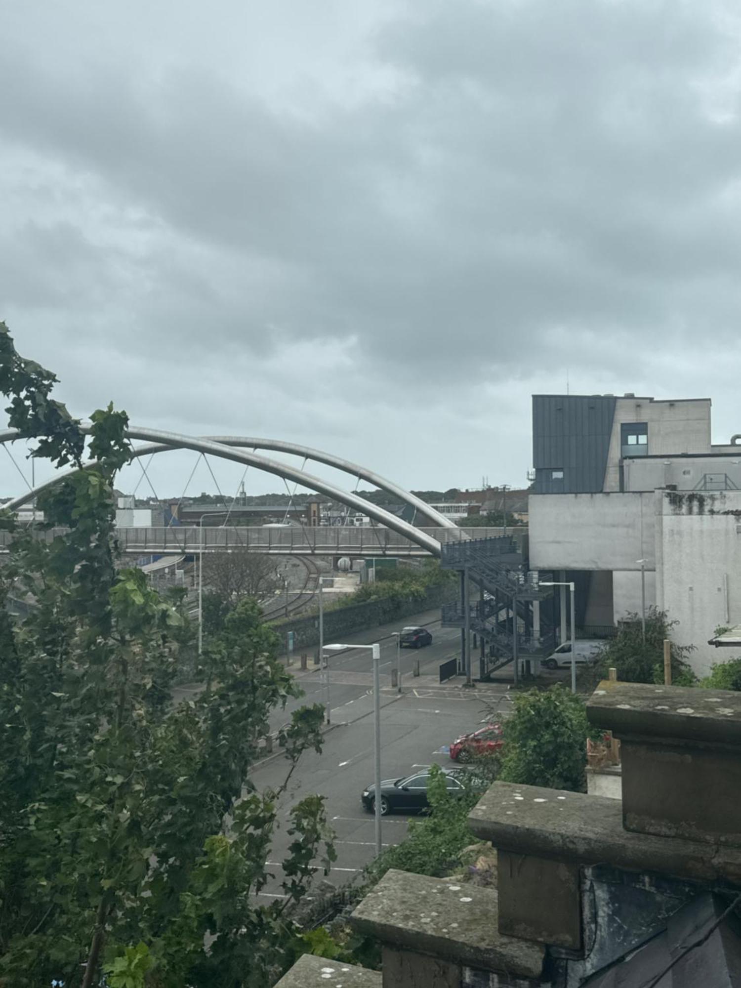 Hotel Harbour Watch Holyhead Esterno foto
