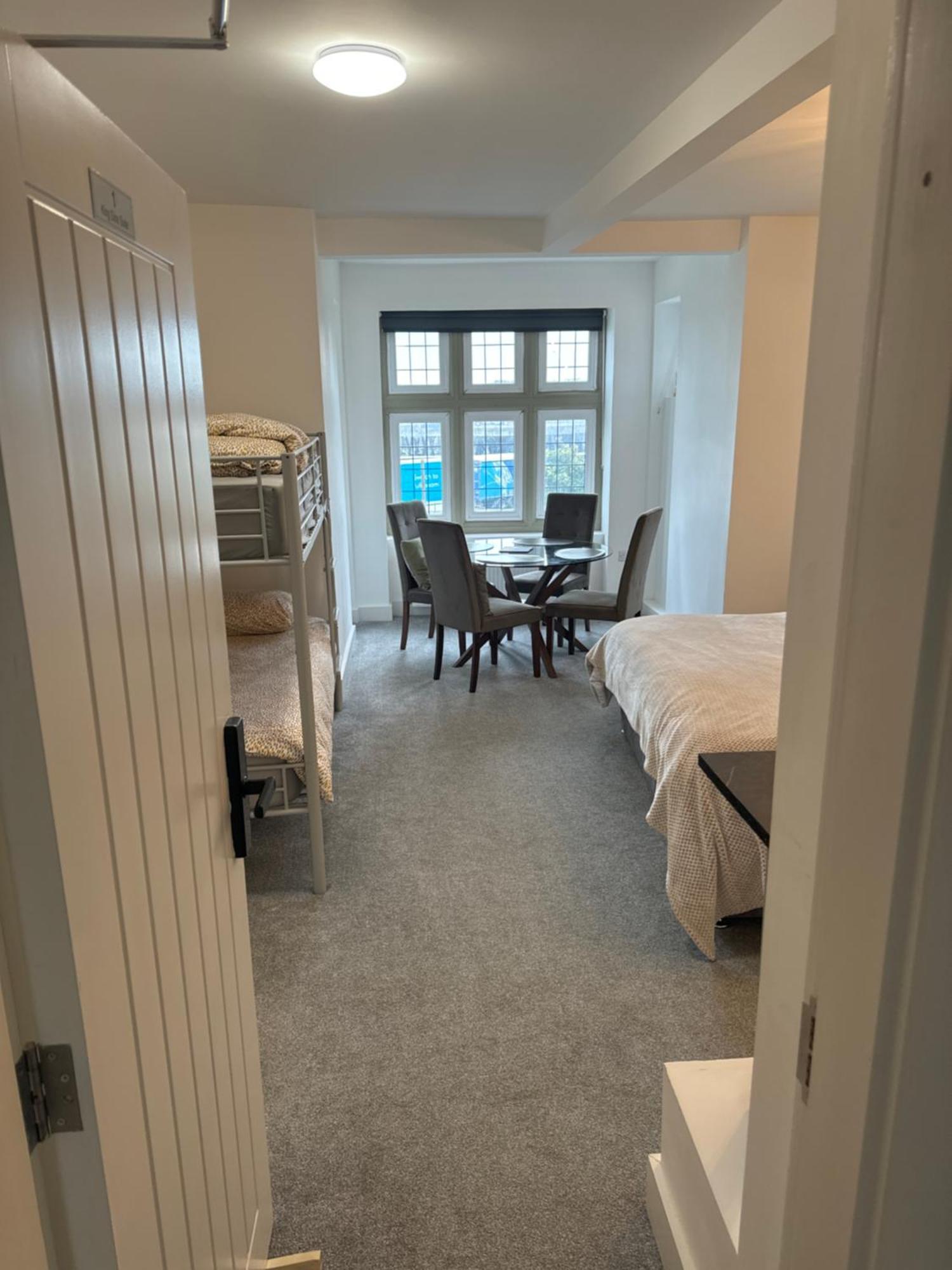 Hotel Harbour Watch Holyhead Esterno foto